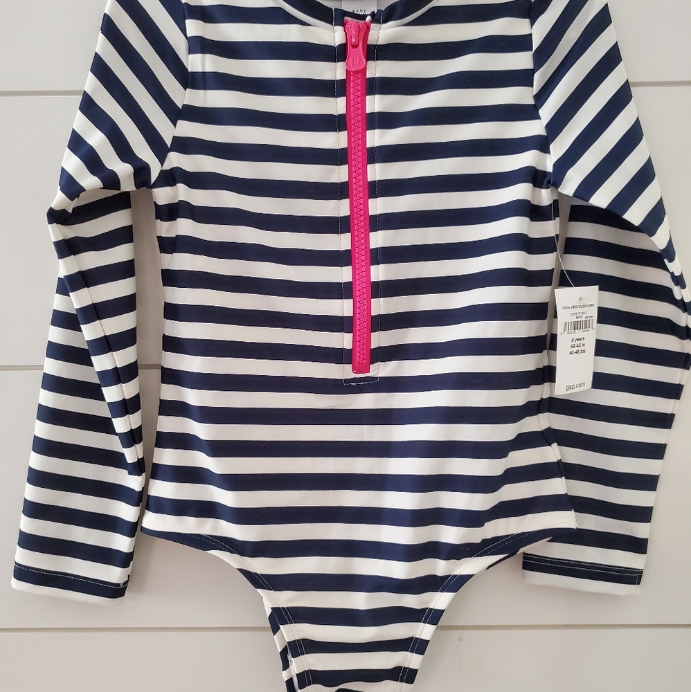 Gap Kids One Piece Long Sleeve Swimsuit (size 5)